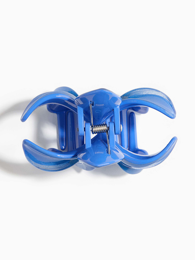 H&M Flower-Shaped Hair Claw